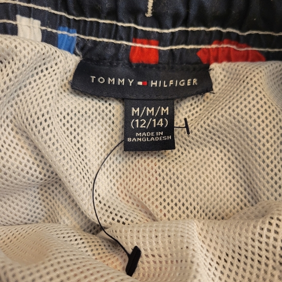 TWO BOY SHORTS TOMMY HILFIGER AND OLD NAVY SZ 12-14 and 14-16 - Picture 5 of 16